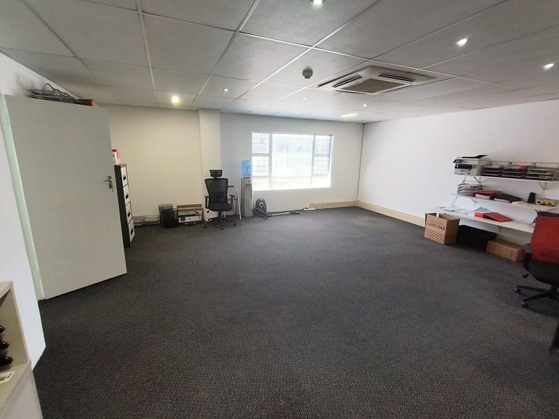 870m2 Warehouse with Office Space To Let in Route 21 Corporate Park, Irene, Centurion - Photo 8