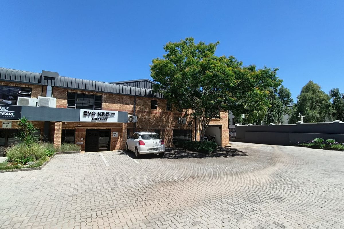 870m2 Warehouse with Office Space To Let in Route 21 Corporate Park, Irene, Centurion - Photo 4