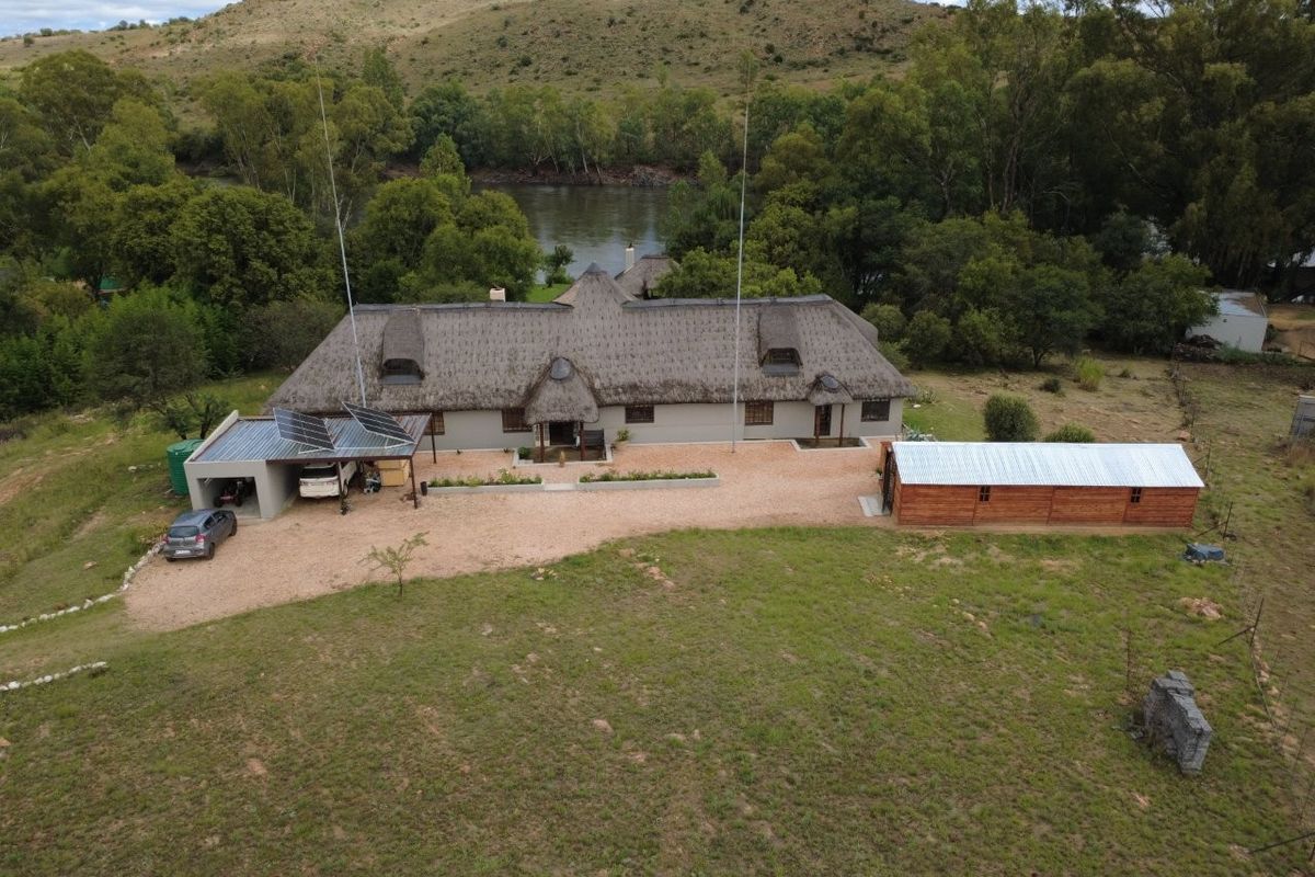 Private Bushveld Escape on the Vaal River - Photo 2