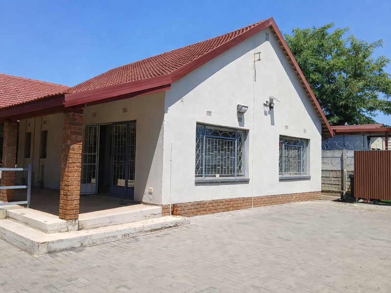 Bright & Beautiful Office to Let - Photo 2