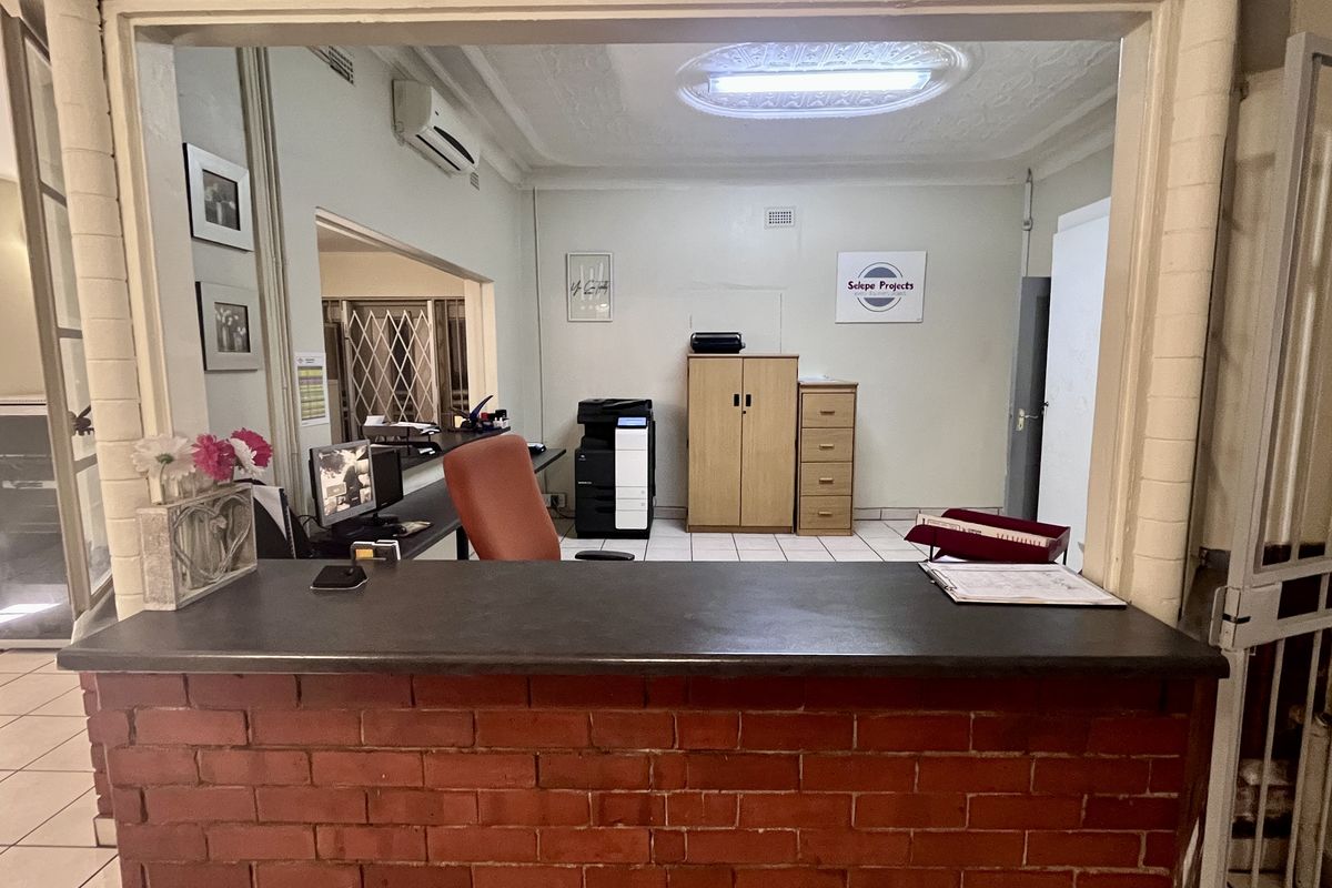 Prime Corner Office Property with Medical & Office Rights | DUAL MANDATE - Photo 5