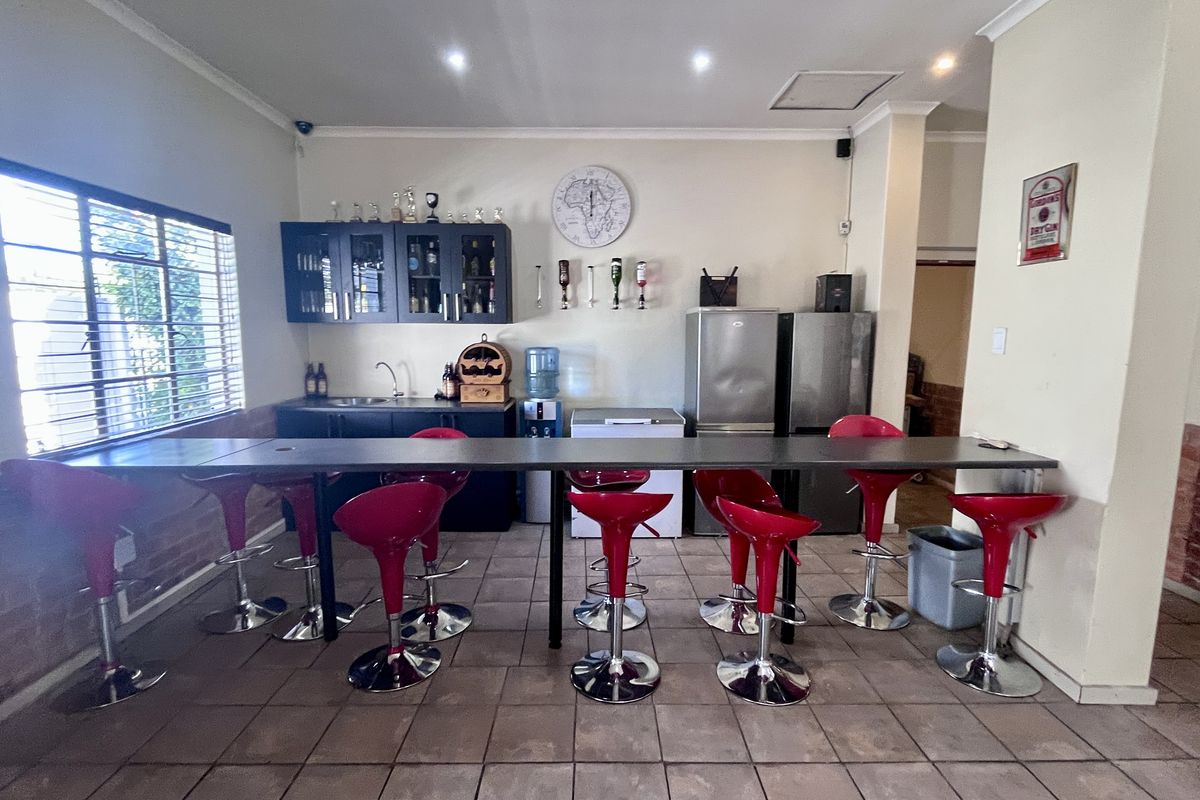 Prime Corner Office Property with Medical & Office Rights | DUAL MANDATE - Photo 3