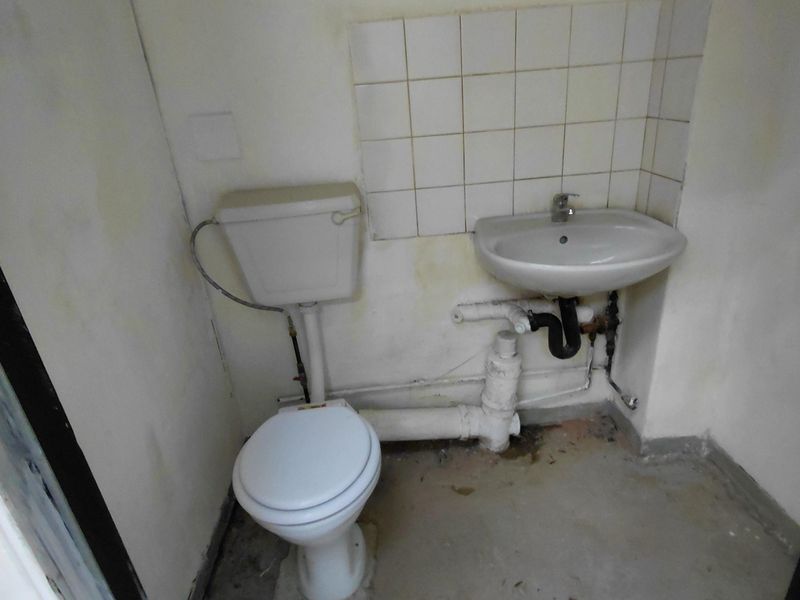 Retail Shop To Rent At Sammy Marks Pretoria Central - Photo 9