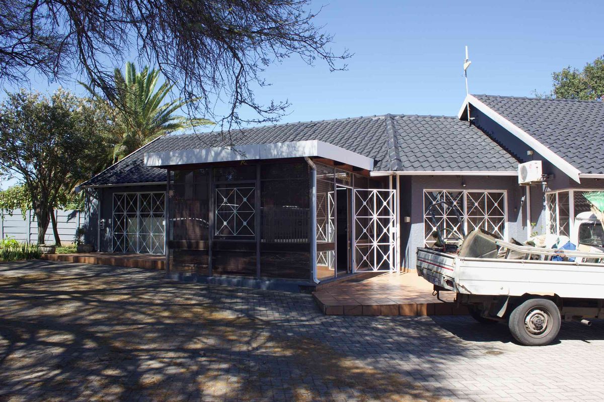 Commercial Property in Monument Road Nimrod Park - Photo 2