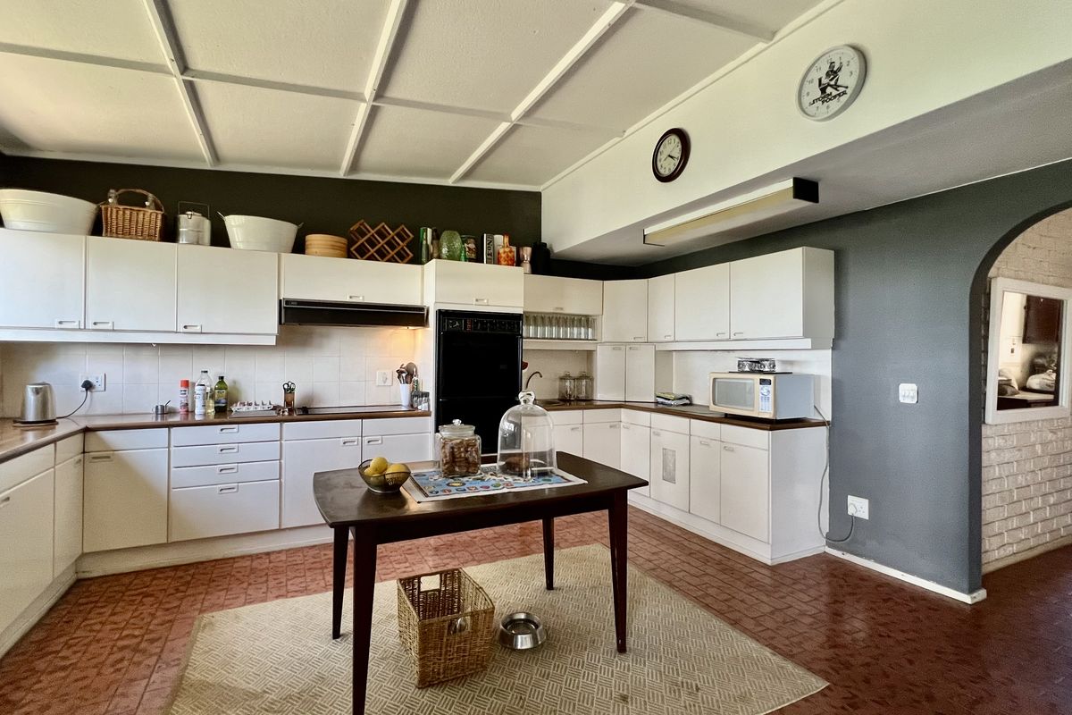 Productive 59-Hectare Macadamia Farm with River Frontage and Extensive Infrastructure - Photo 3