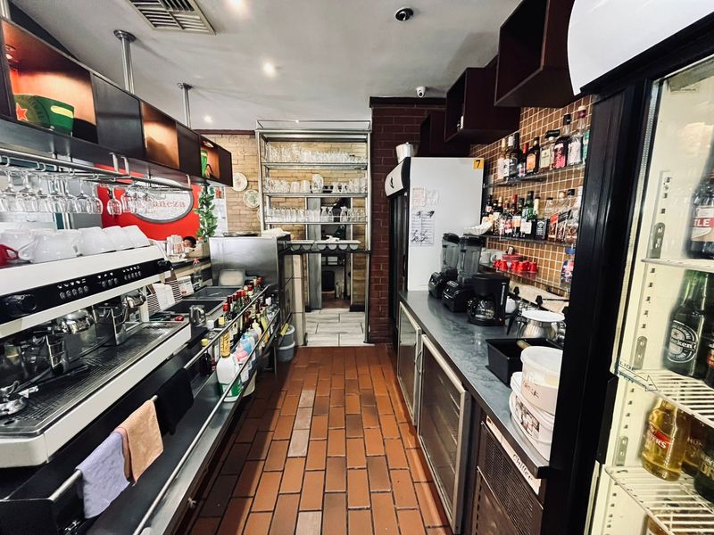 Iconic Rustenburg Restaurant for Sale – Prime Location, Proven Success - Photo 10