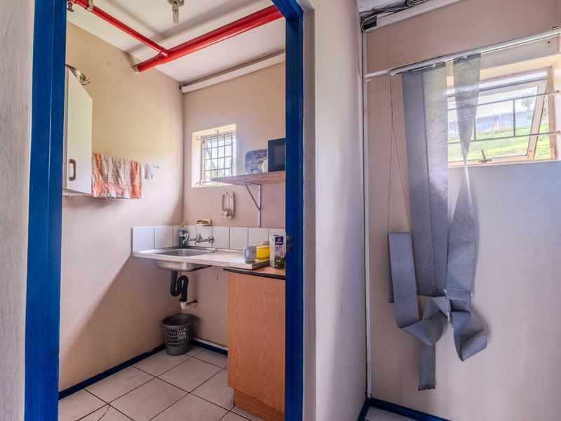 Free-Standing Warehouse To Let in Mahogany Road, Pinetown - Photo 9