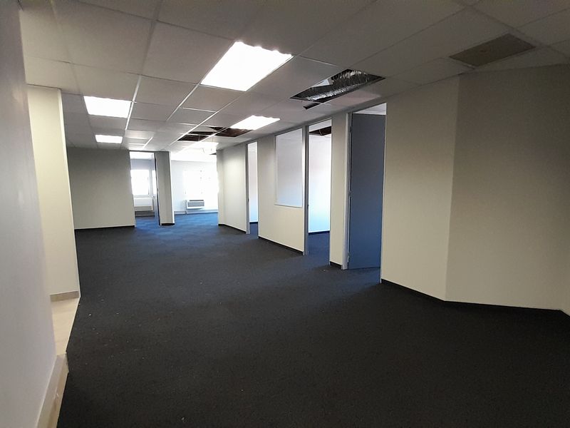 Administration First Floor 184m Office That Balances Privacy and Practicality - Photo 2