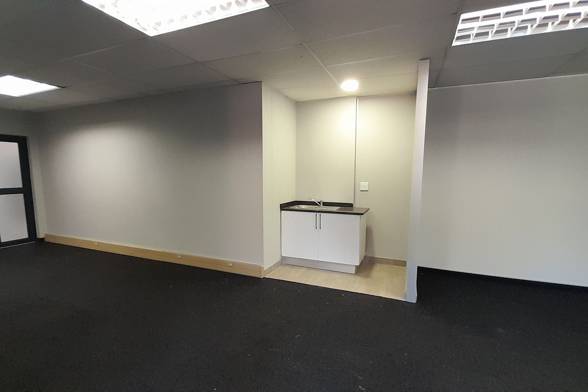 Administration First Floor 184m Office That Balances Privacy and Practicality - Photo 4