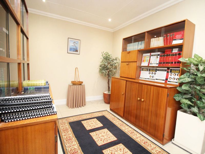 Well maintained office complex for sale in Vredenburg - Photo 8