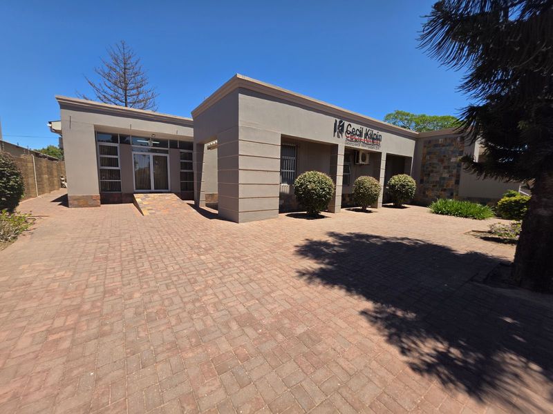 Well maintained office complex for sale in Vredenburg - Photo 5