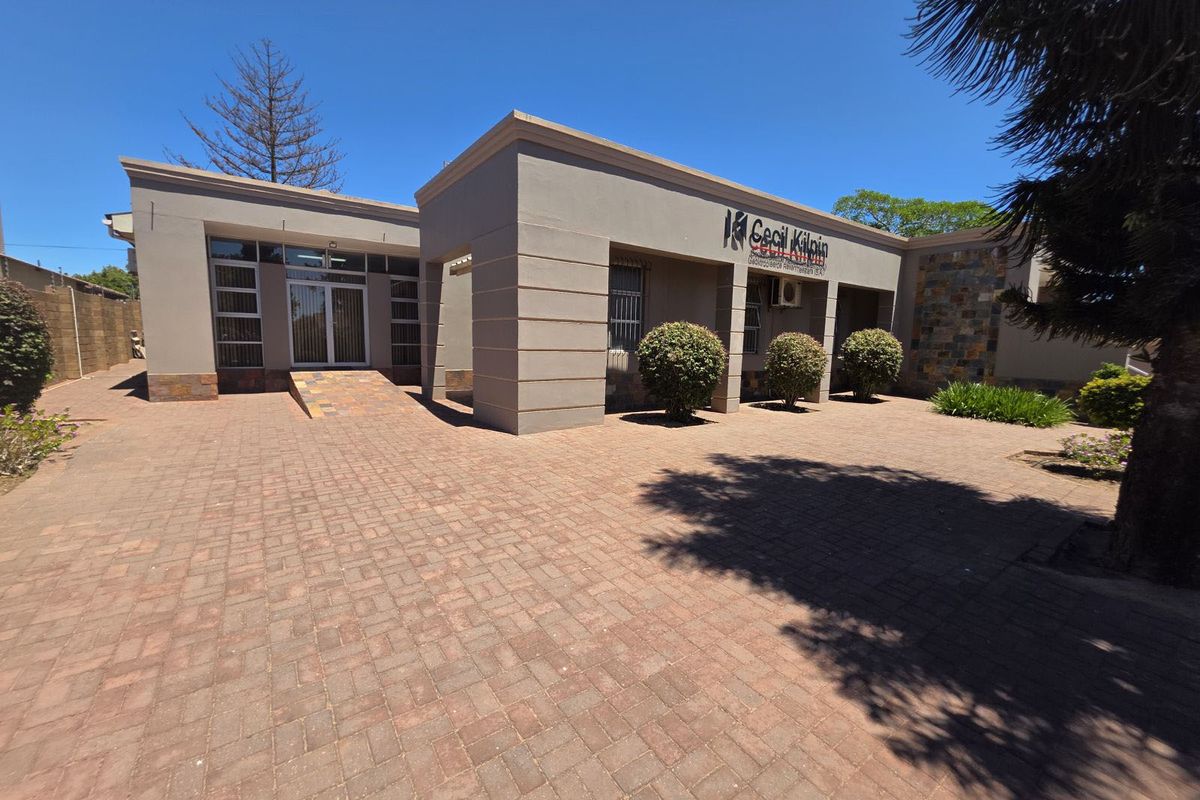 Well maintained office complex for sale in Vredenburg - Photo 5