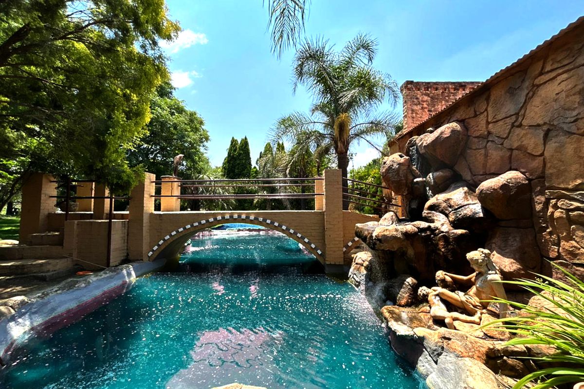 A Wedding Destination Waiting for Its Next Custodian - Photo 2