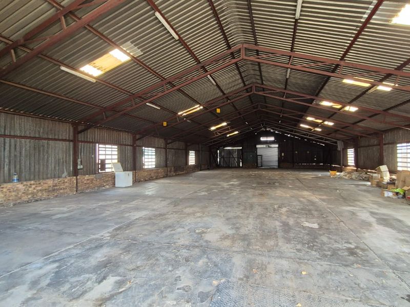 High-Exposure 600m2 Industrial Warehouse To Let in Waltloo, Secure, Functional & Logistics-Ready - Photo 2