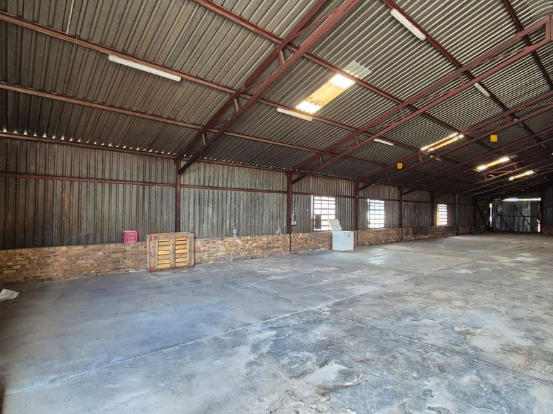 High-Exposure 600m2 Industrial Warehouse To Let in Waltloo, Secure, Functional & Logistics-Ready - Photo 3