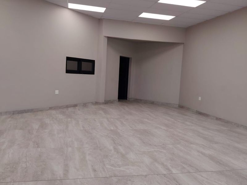 Prime 100 sqm Commercial Space to Let in Hilton - Photo 4