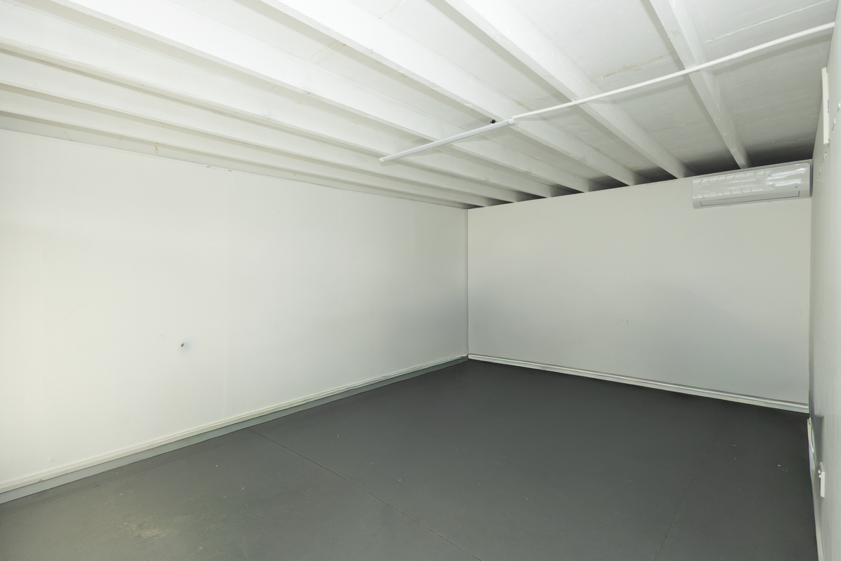 Spacious 561m2 office for sale in Townsend Estate, Goodwood—ideal for your business growth! - Photo 4