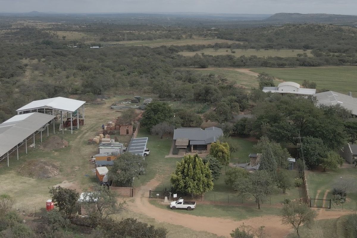 FOR SALE | 34.5 ha WATER-SECURE FARM | INFRASTRUCTURE + PRODUCTION BASE | BYENESPOORT | PRETORIA - Photo 4