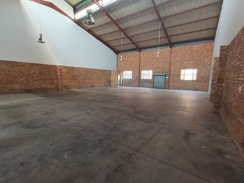 430m2 Warehouse in Prime Hennopspark Location with Interlink Access - Photo 3