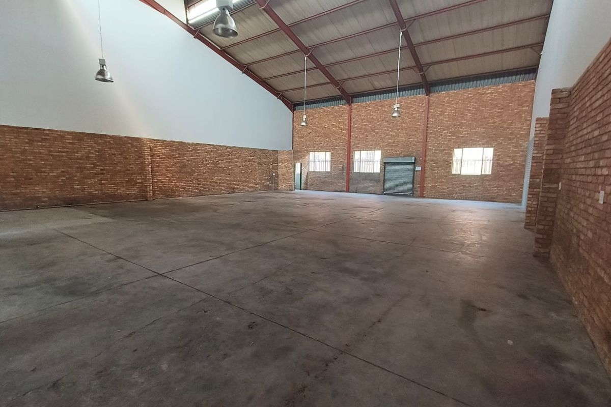430m2 Warehouse in Prime Hennopspark Location with Interlink Access - Photo 3
