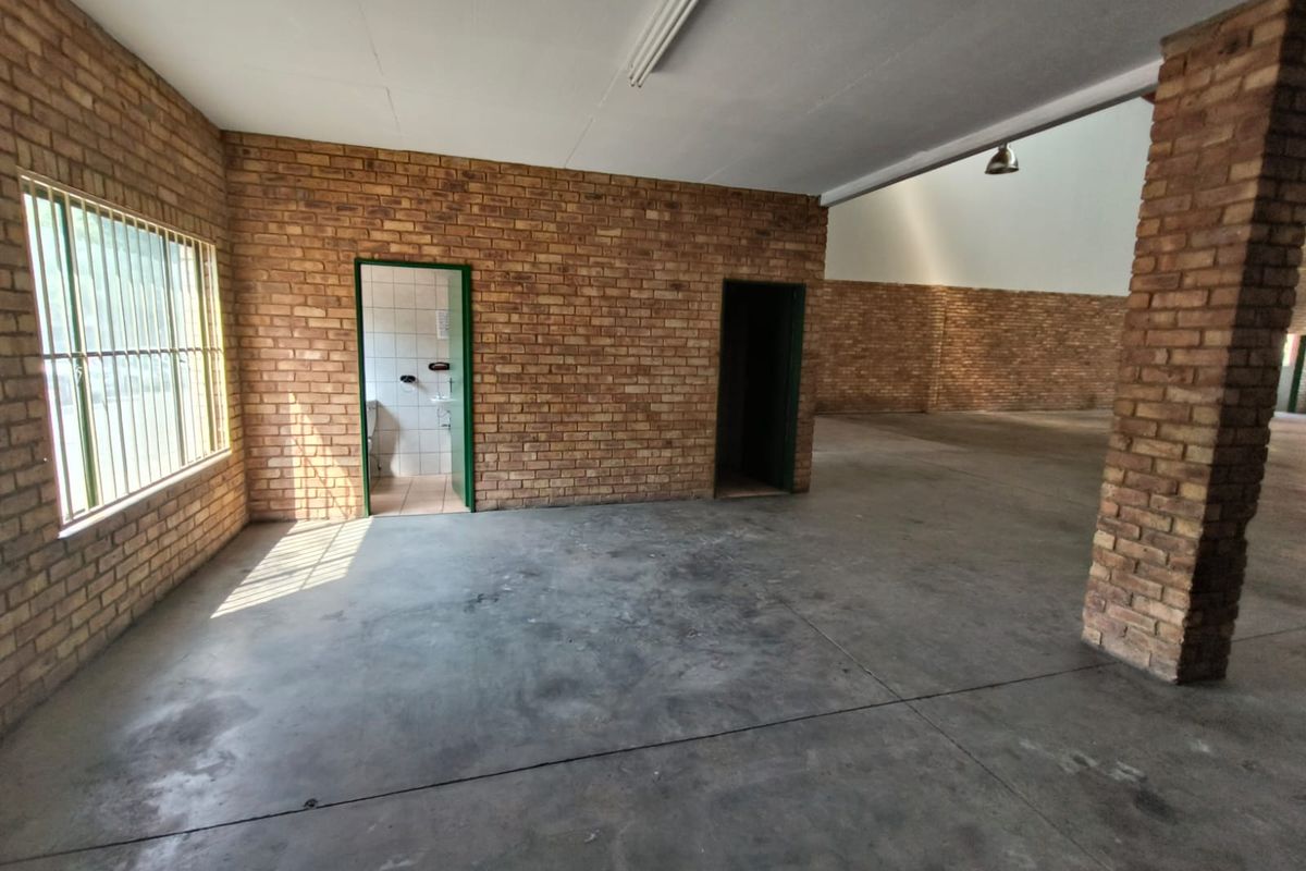 430m2 Warehouse in Prime Hennopspark Location with Interlink Access - Photo 4