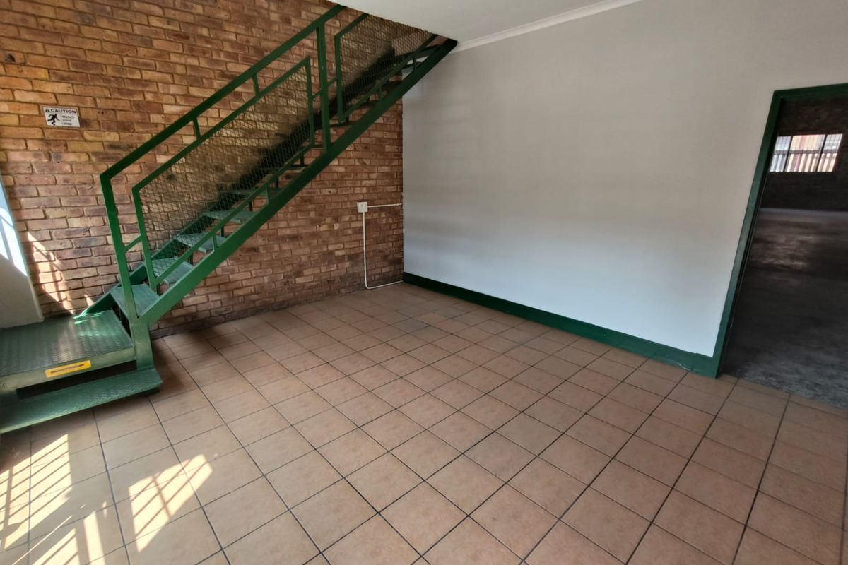 430m2 Warehouse in Prime Hennopspark Location with Interlink Access - Photo 5