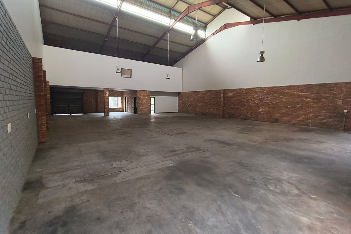 430m2 Warehouse in Prime Hennopspark Location with Interlink Access - Photo 2