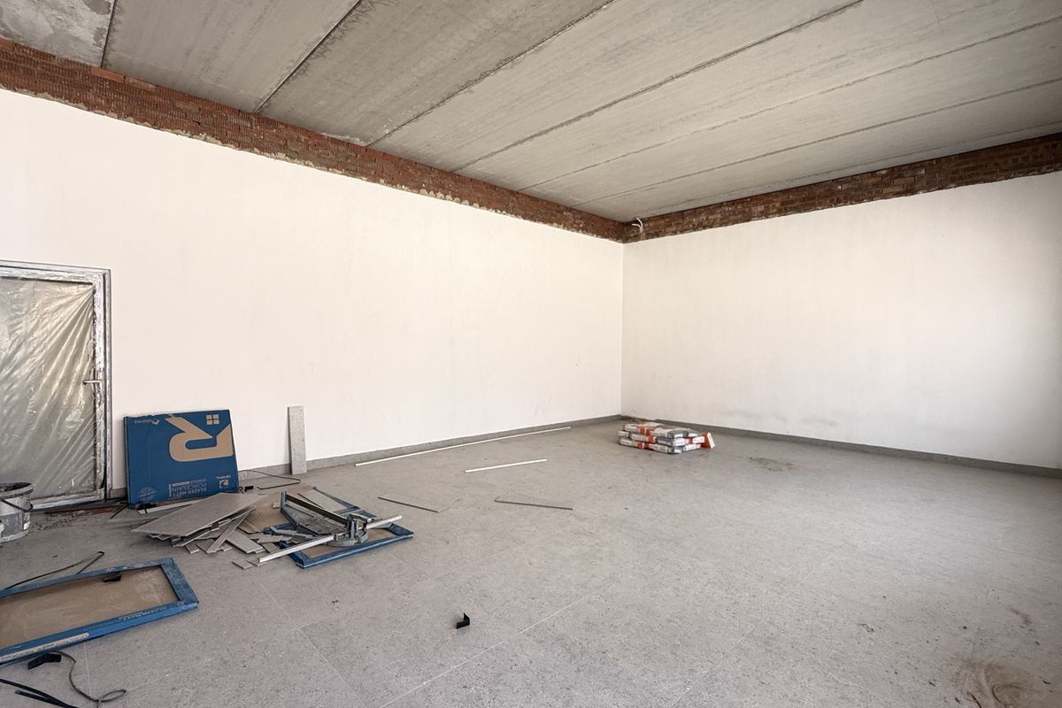 Brand-New High-Clearance  1057m2 Warehouse in Prime Samrand Logistics Hub - Photo 5