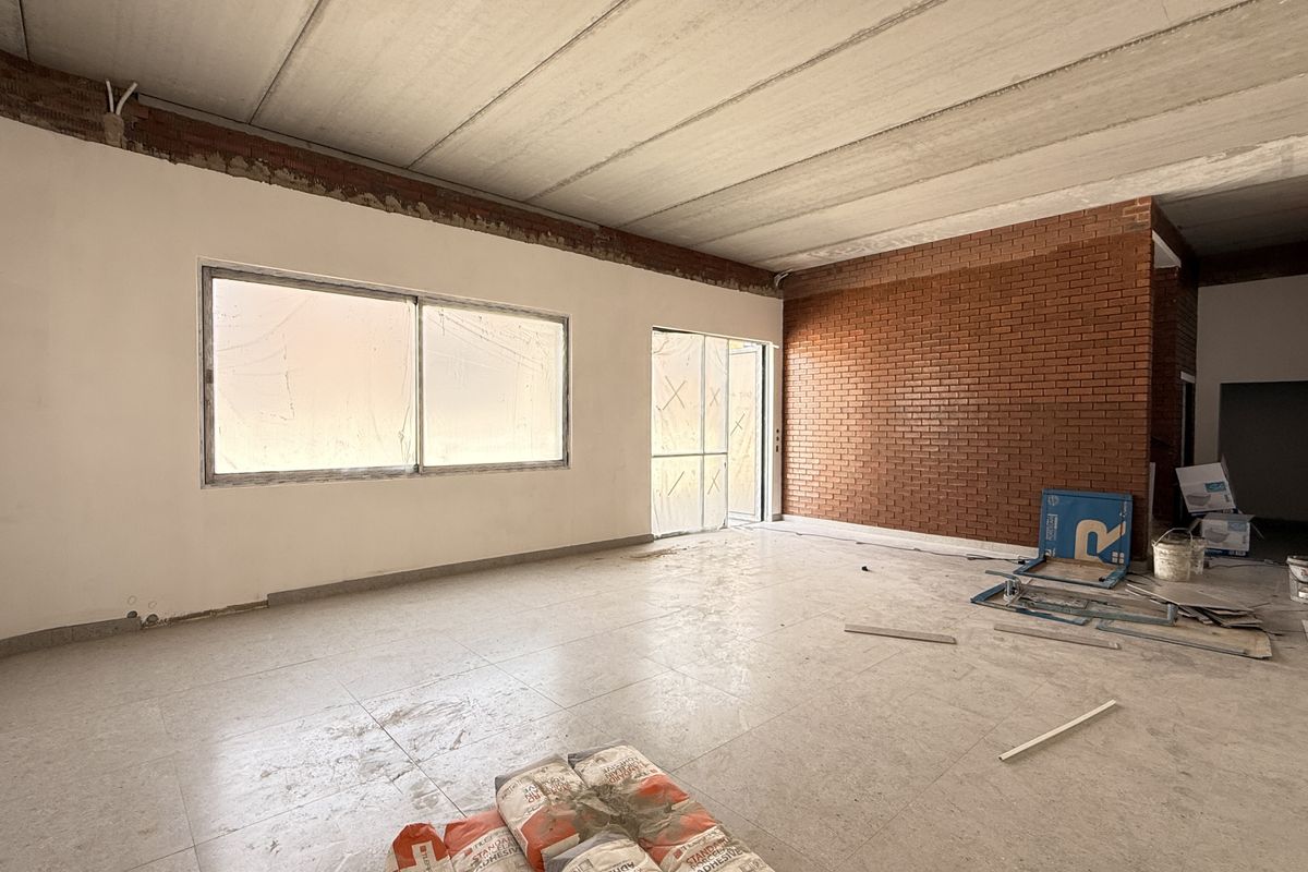 Brand-New High-Clearance  1057m2 Warehouse in Prime Samrand Logistics Hub - Photo 3