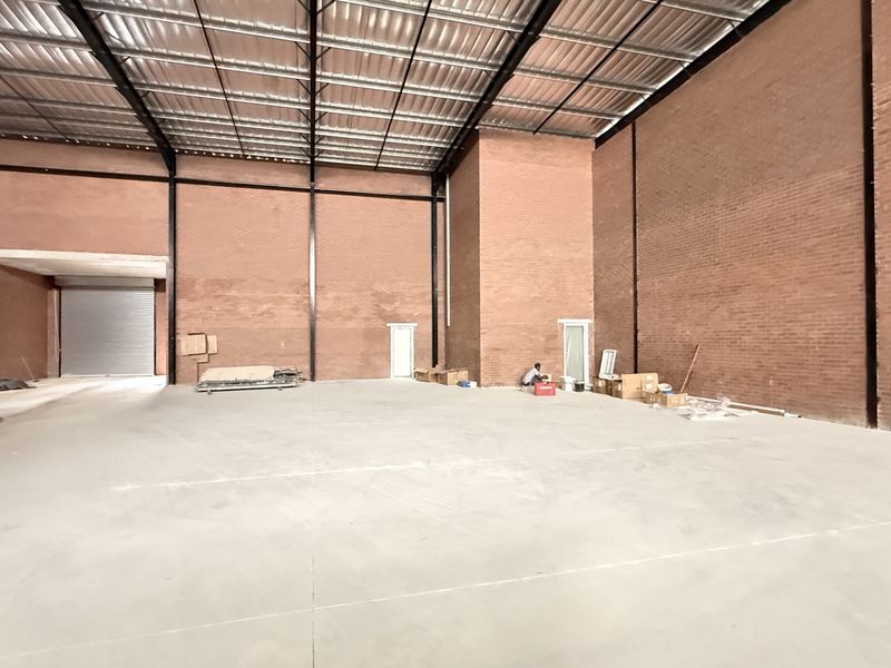 Brand-New High-Clearance  1057m2 Warehouse in Prime Samrand Logistics Hub - Photo 9