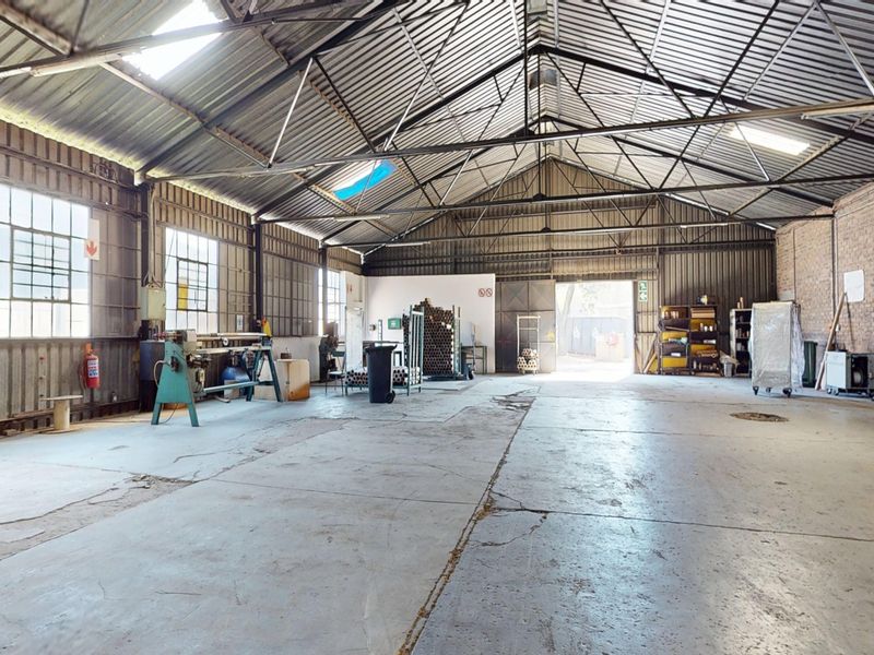 Spacious 7452m2 workshop for sale in Boksburg East—ideal for your business expansion or investment! - Photo 7