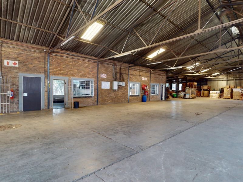 Spacious 7452m2 workshop for sale in Boksburg East—ideal for your business expansion or investment! - Photo 6