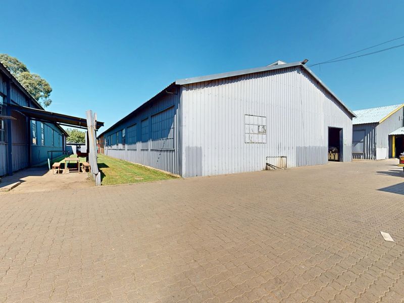 Spacious 7452m2 workshop for sale in Boksburg East—ideal for your business expansion or investment! - Photo 3