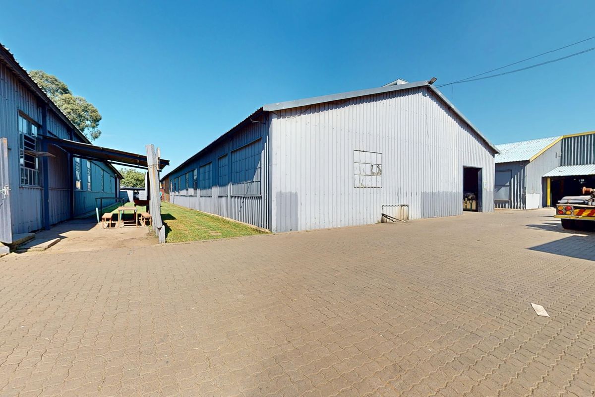 Spacious 7452m2 workshop for sale in Boksburg East—ideal for your business expansion or investment! - Photo 3