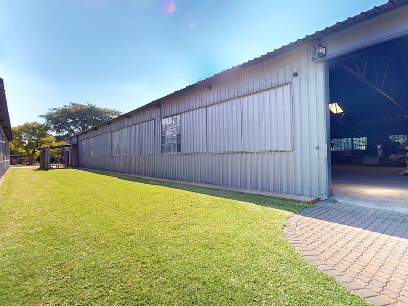 Spacious 7452m2 workshop for sale in Boksburg East—ideal for your business expansion or investment! - Photo 2