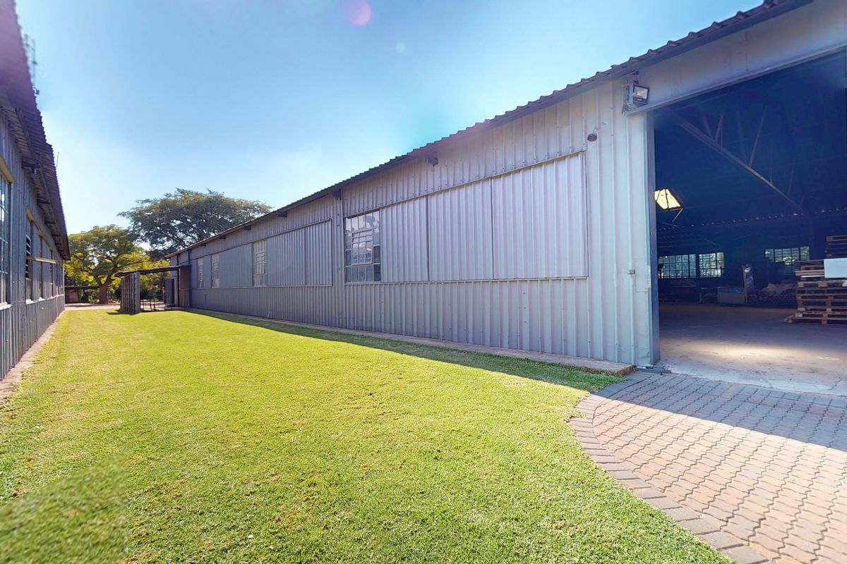 Spacious 7452m2 workshop for sale in Boksburg East—ideal for your business expansion or investment! - Photo 2