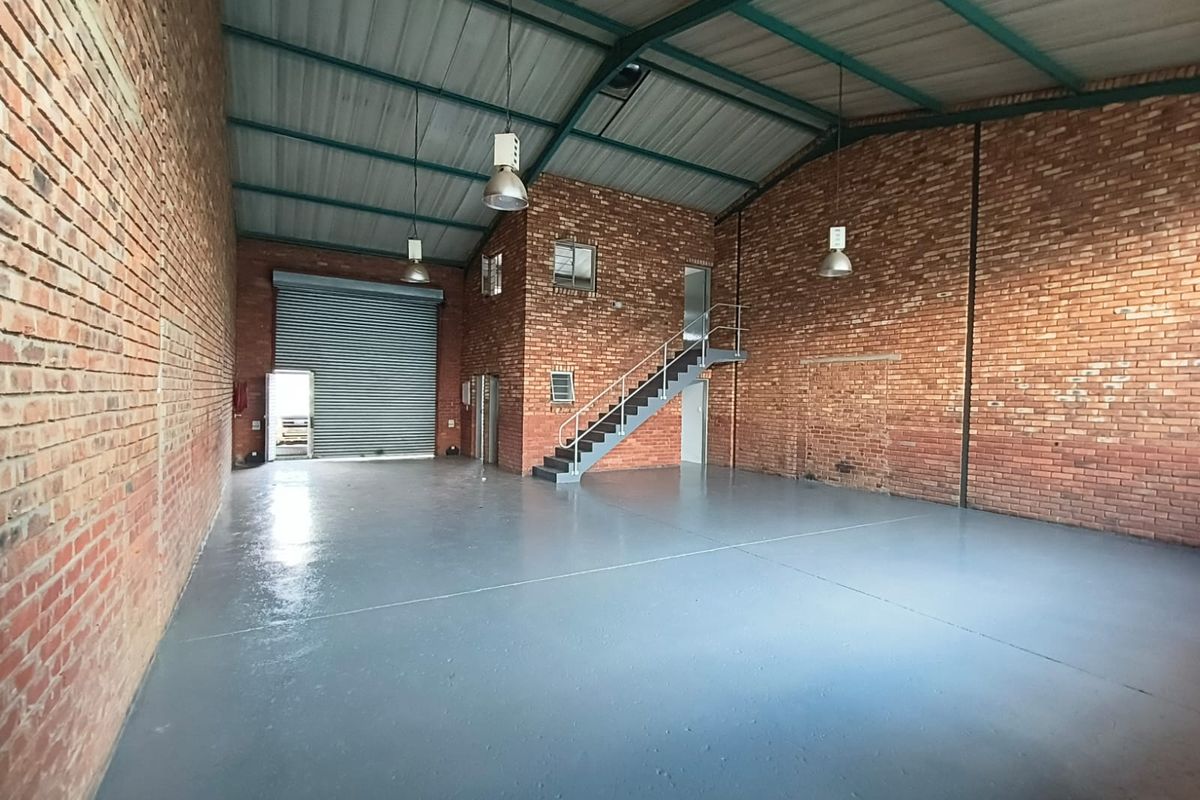 Compact 174m2 Warehouse To Let in Hennopspark, Secure and Immediate Occupation - Photo 4