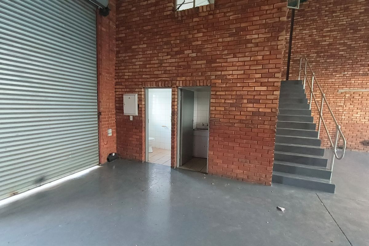 Compact 174m2 Warehouse To Let in Hennopspark, Secure and Immediate Occupation - Photo 3