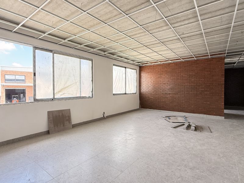 Modern 1,057m2 Warehouse To Let , Secure Samrand Business Park with N1 Access - Photo 8