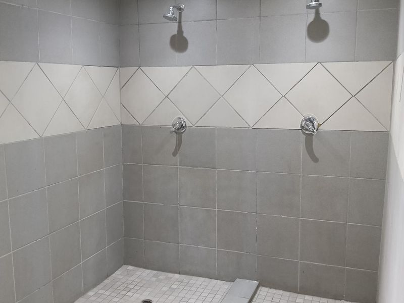 Renovated workshop to let - Photo 6