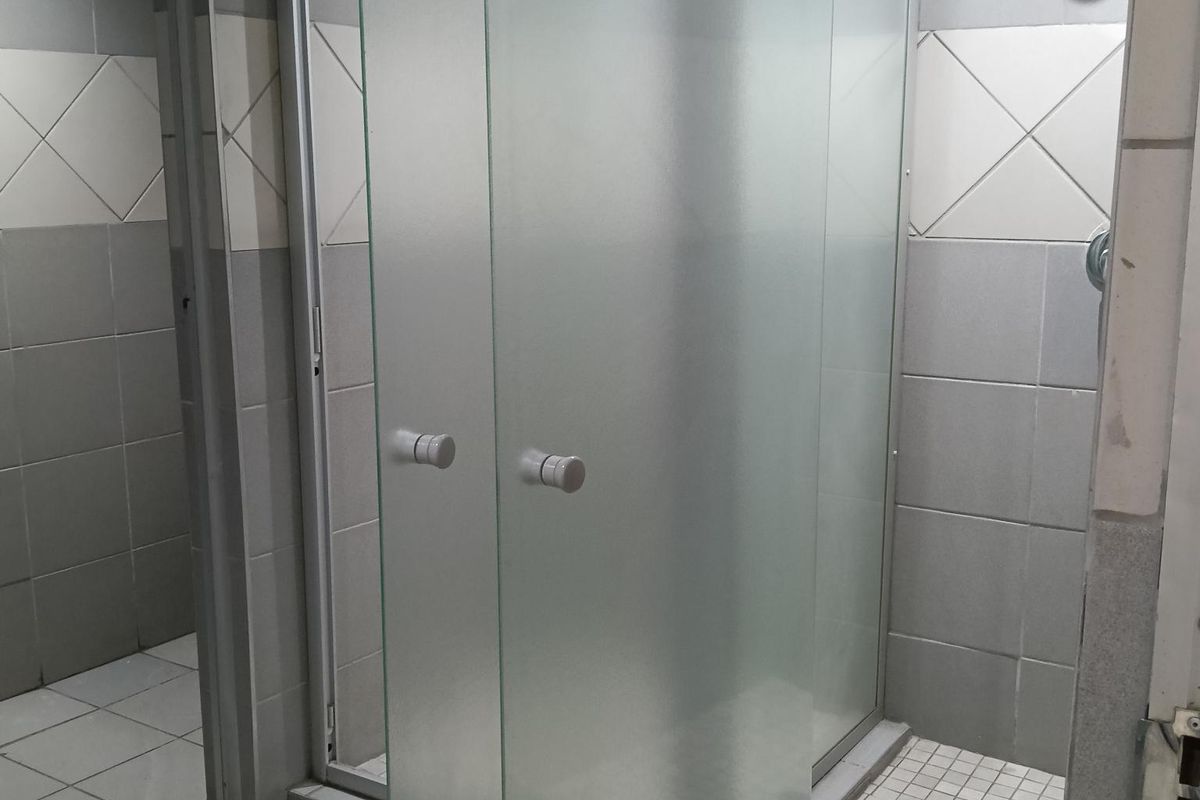 Renovated workshop to let - Photo 5