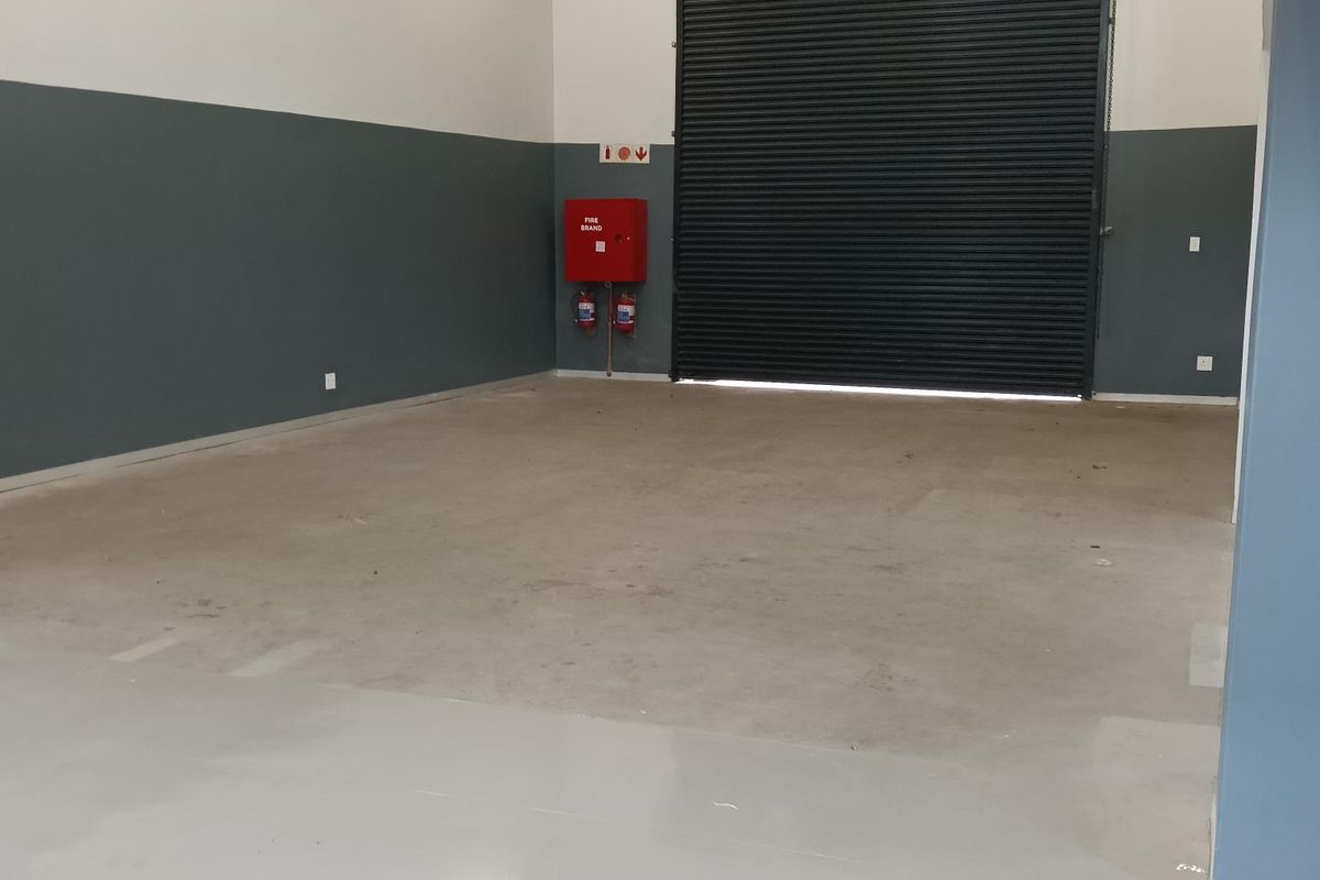 Renovated workshop to let - Photo 3