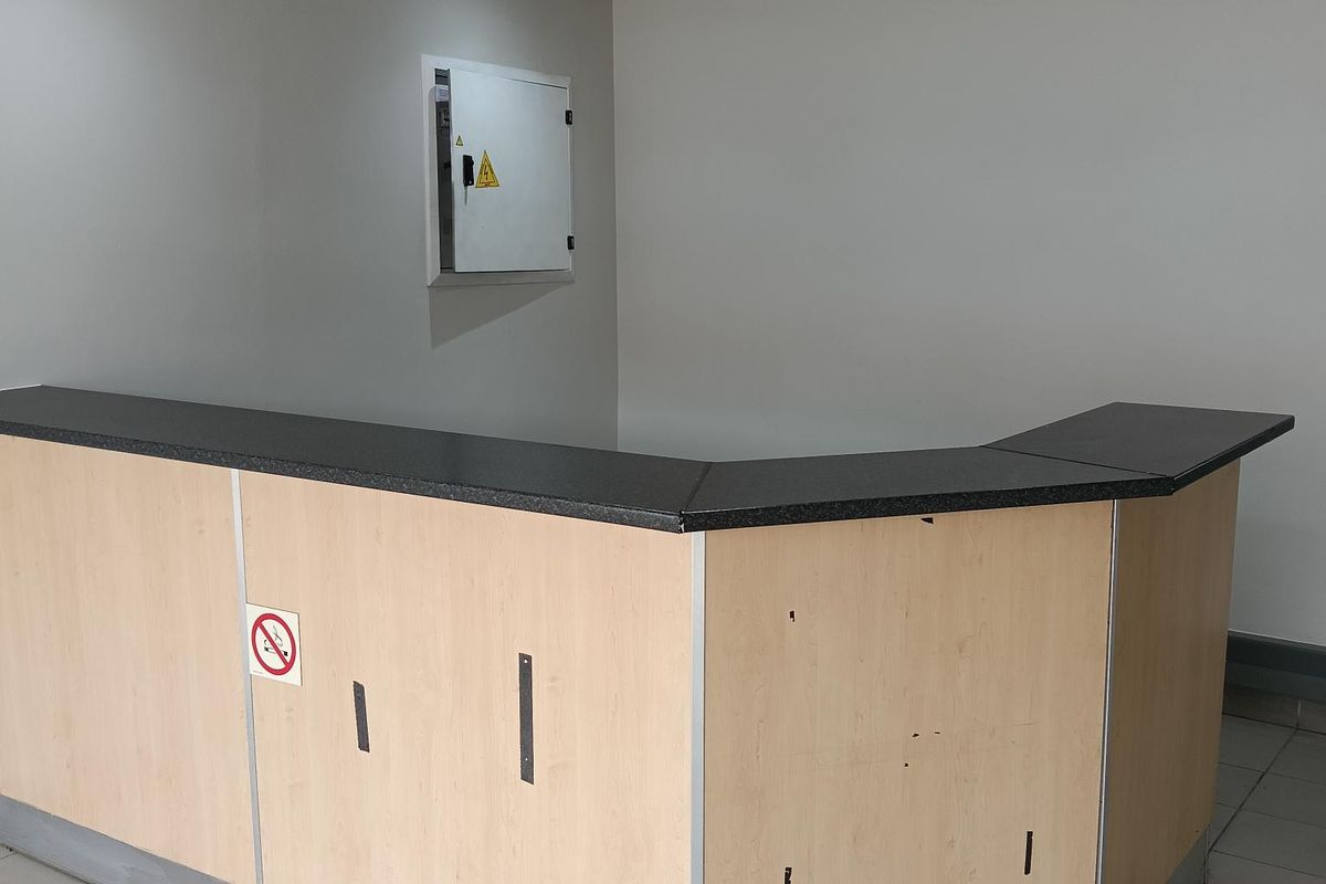 Renovated workshop to let - Photo 2