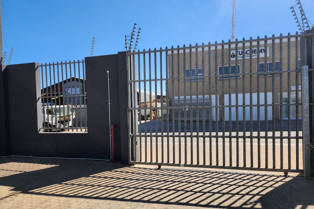 28x Storage Units - Photo 5