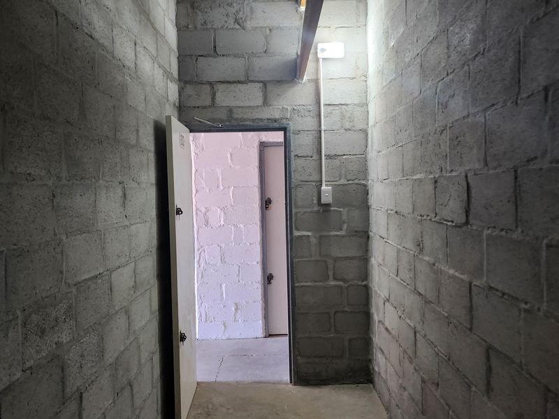 28x Storage Units - Photo 10