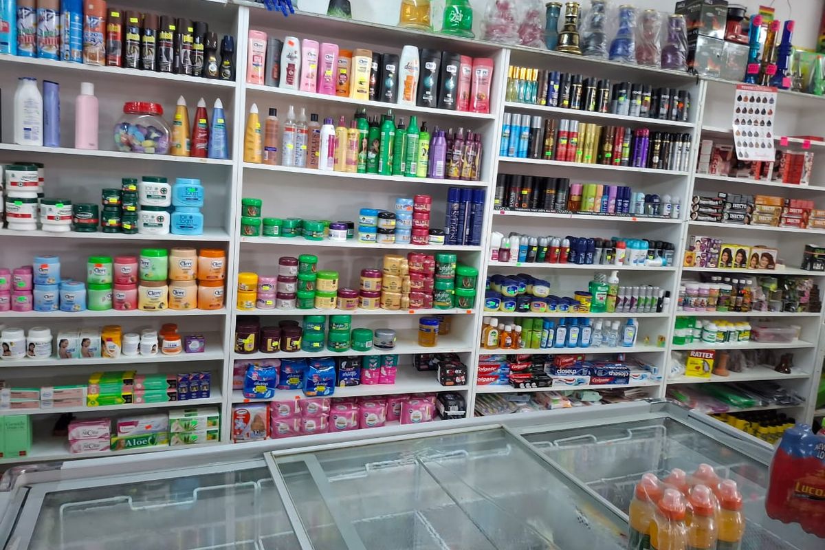 Attractive Commercial Shop For Sale - Photo 2