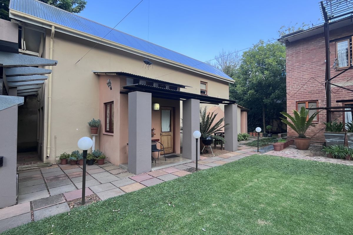 Excuisite Guesthouse in Hatfield - Photo 3