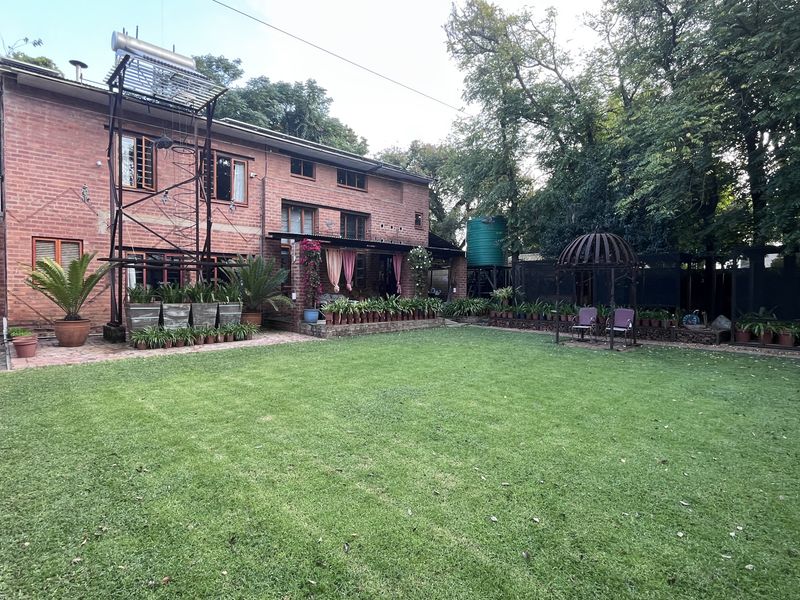 Excuisite Guesthouse in Hatfield - Photo 2