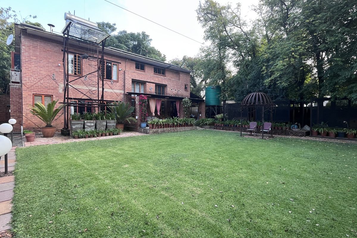 Excuisite Guesthouse in Hatfield - Photo 2