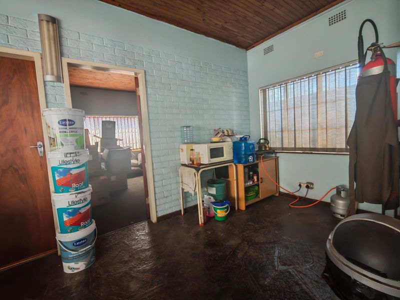 PRIME COMMERCIAL RENTAL IN PRETORIA NORTH! - Photo 6